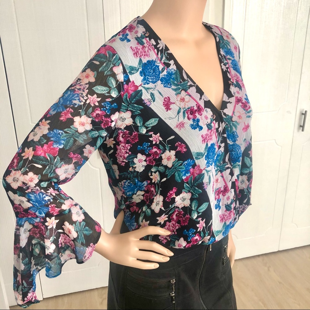 Guess Floral Wrap Top w Ruffled Bell Sleeves